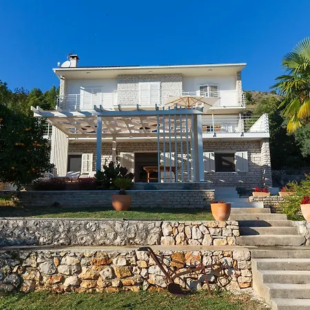 Secret Garden Barada * Trogir