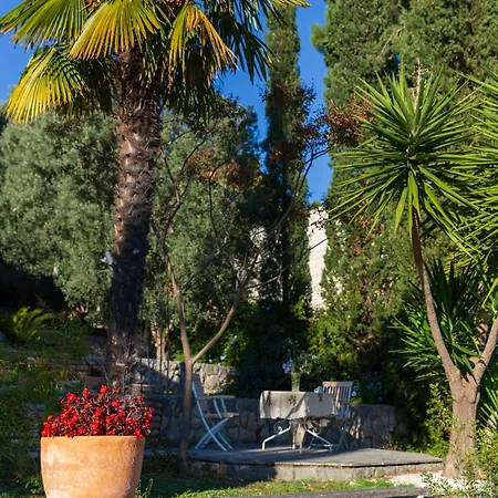 Secret Garden Barada