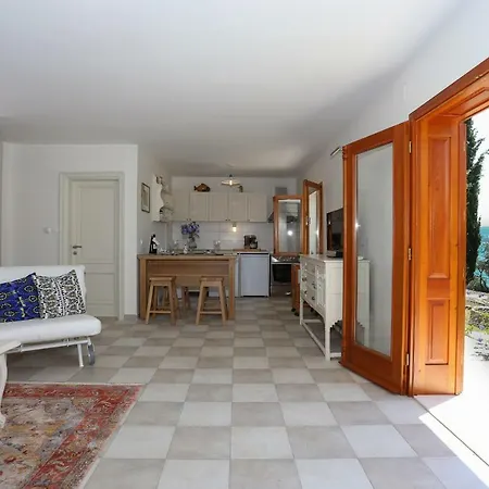 Secret Garden Barada Apartment Trogir