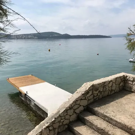 Secret Garden Barada Apartment Trogir