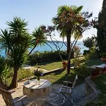 Secret Garden Barada Apartment Trogir