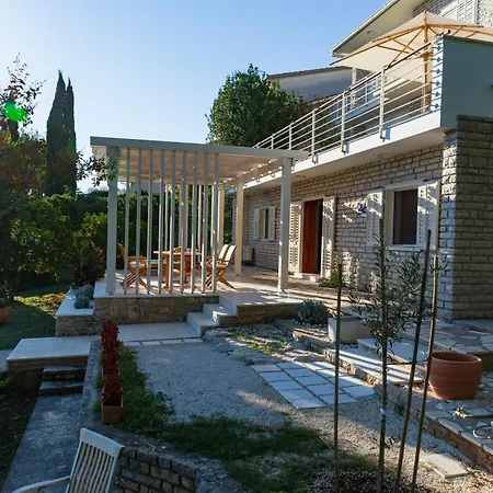 Secret Garden Barada Apartment *