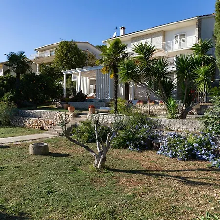 Apartment Secret Garden Barada Trogir